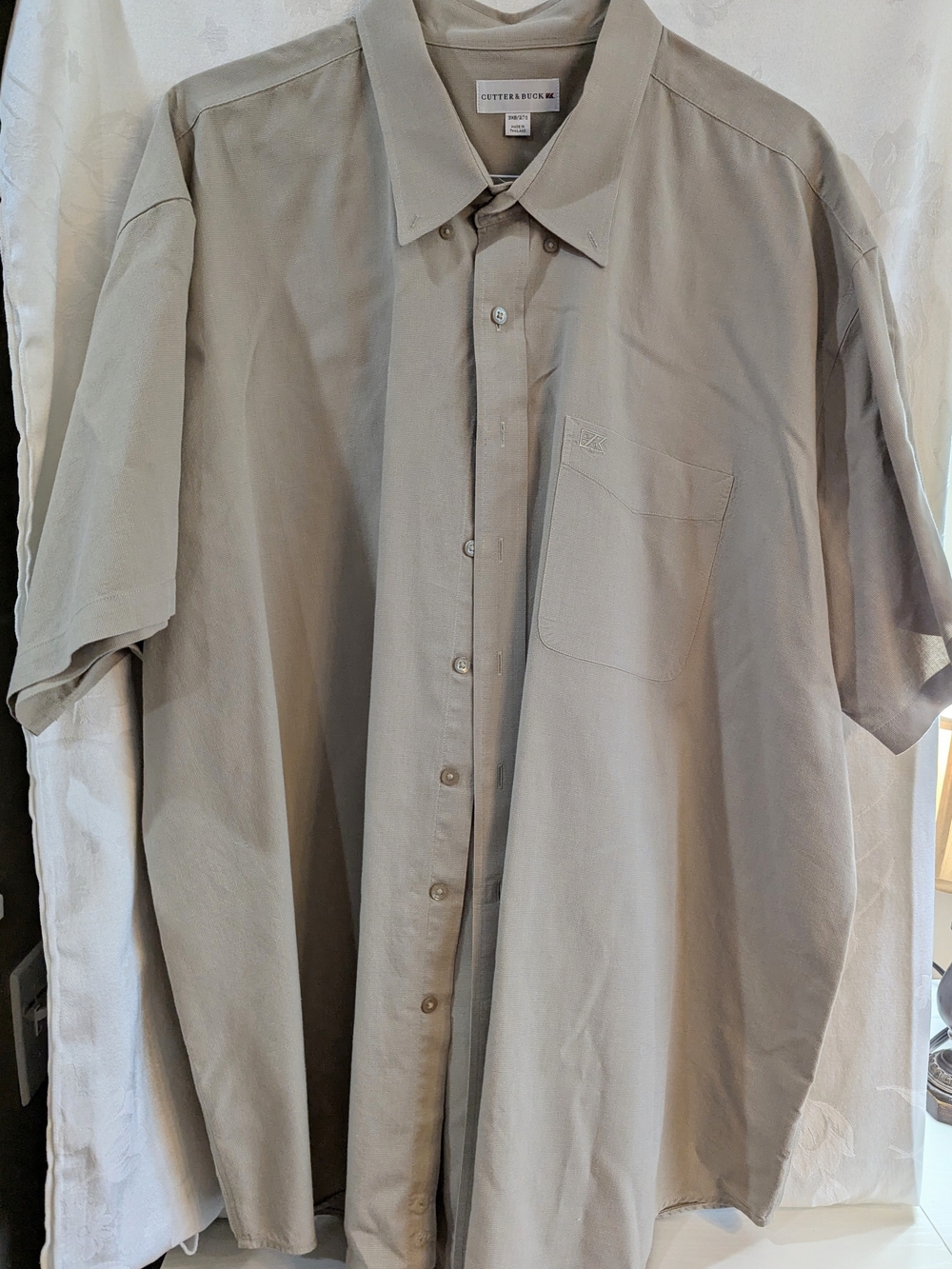 Cutter & Buck Men’s Short-Sleeve Button-Down Shirt in Taupe